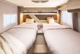 RAPIDO 696F 60 ANS PAVILLON full