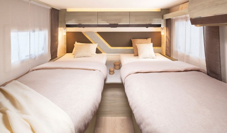 RAPIDO 696F ULTIMATE LINE full