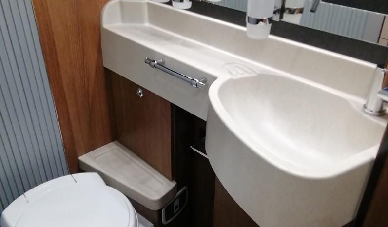 Carthago C-Tourer 144 QB full