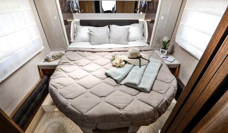 MOBILVETTA K YACHT TEKNO LINE 64 full