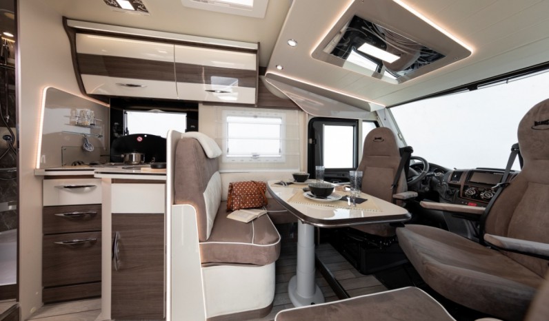 MC LOUIS NEVIS 881 full