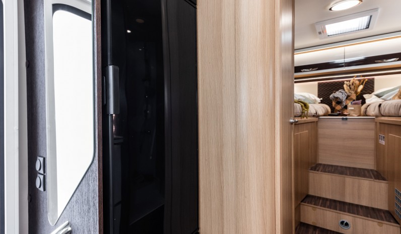 MC LOUIS NEVIS 273 MATIC full