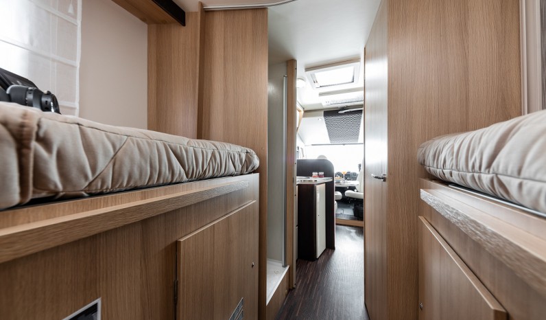 MC LOUIS NEVIS 273 MATIC full