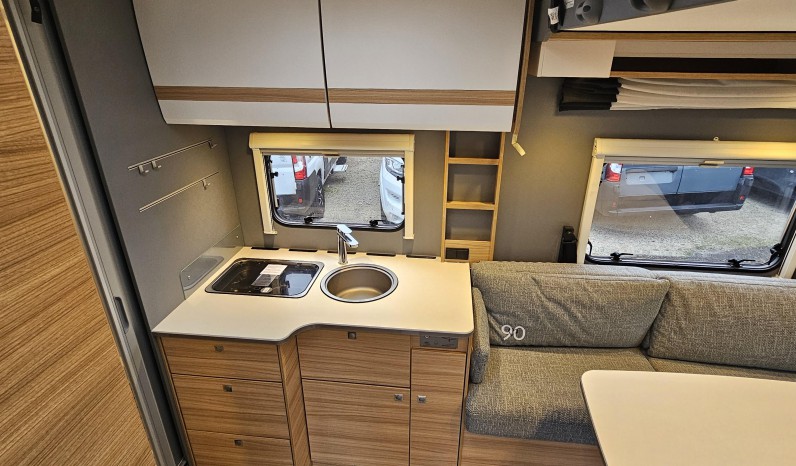 DETHLEFFS JUST 90 T6762/DRESSING ARRIERE full