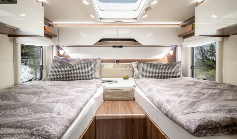 HYMER B-MC I550 WHITE LINE full