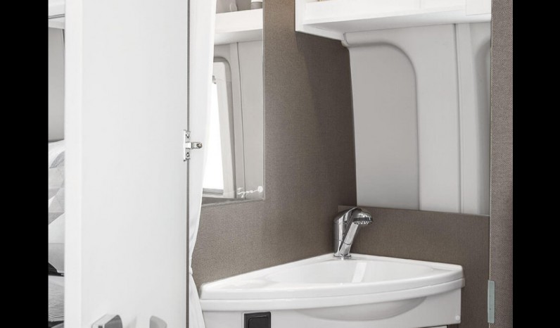 FOURGON ETRUSCO 4 COUCHAGES TOIT RELEVABLE full