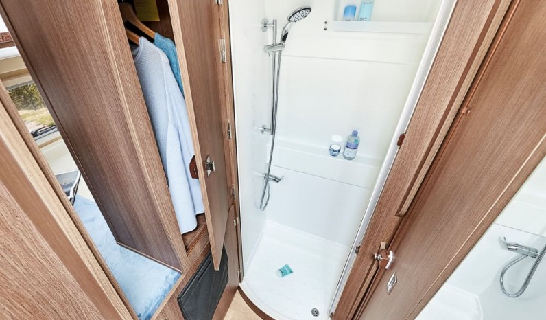 CAMPEREVE MAGELLAN CAMPERVAN XL LIMITED full