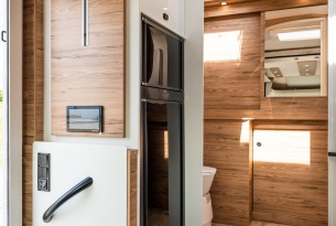 BAVARIA T696D NOMADE full