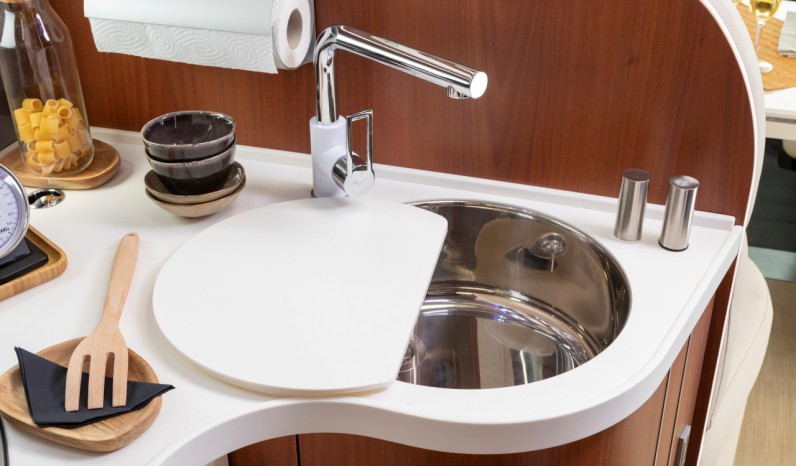 MOBILVETTA K YACHT TEKNO LINE 90 full