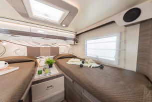 MC LOUIS NEVIS 881 full