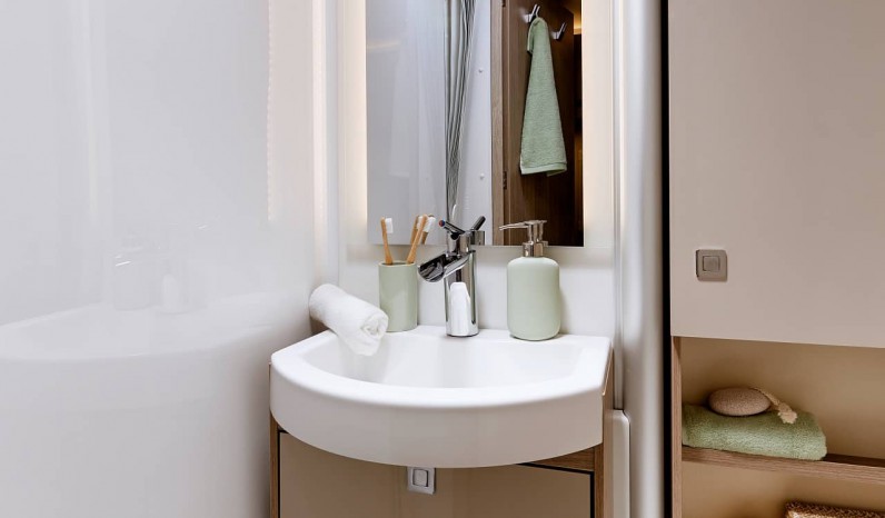 BURSTNER NEXXO VAN T 620G full