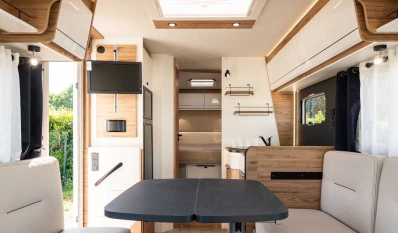 BAVARIA I740FC NOMADE full