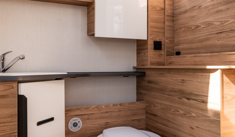 BAVARIA T696D NOMADE full