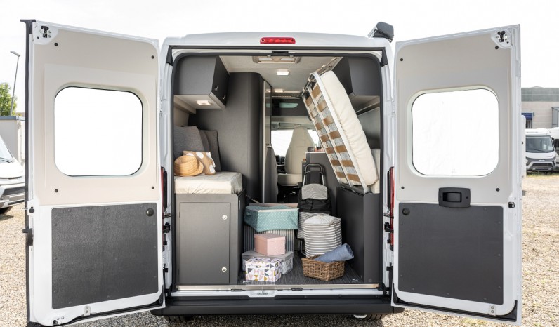 MC LOUIS MENFYS PLUS 3 MAXI full