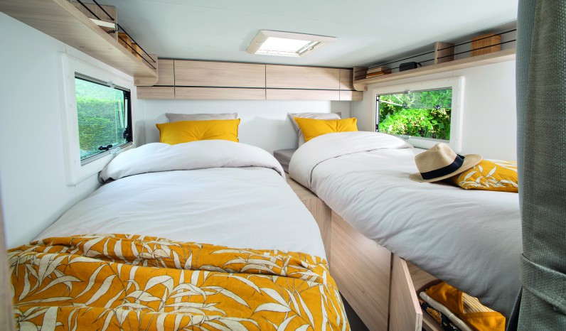 PROFILE COMPACT CHAUSSON S 697 GA full