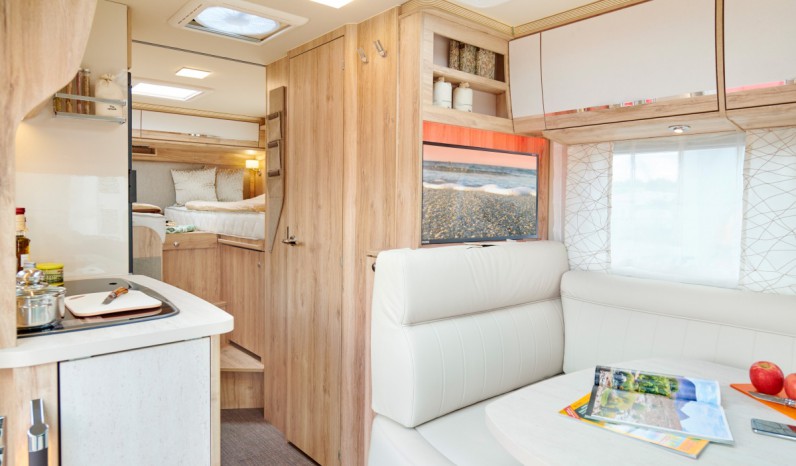 Eura Mobil Integra Line  695HB full