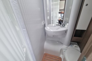 CARADO PROFILE COMPACT V132PRO 2.2L 140CV BOITE MANUELLE full