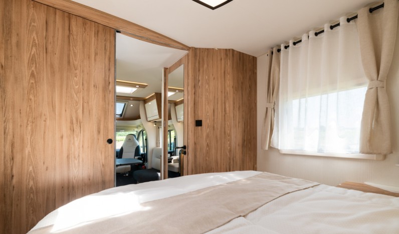 BAVARIA T696D NOMADE full