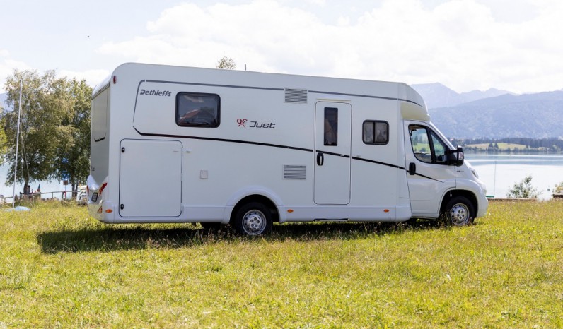 DETHLEFFS JUST T7052 DBL PAVILLON full