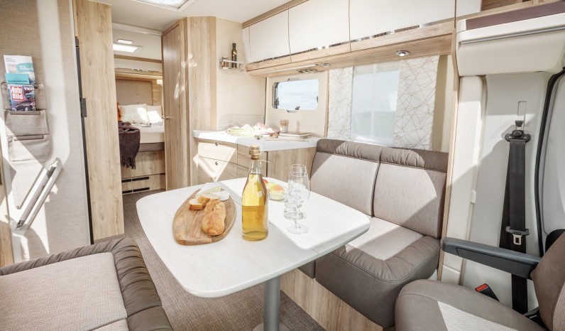 Eura  Mobil Contura 716EB full