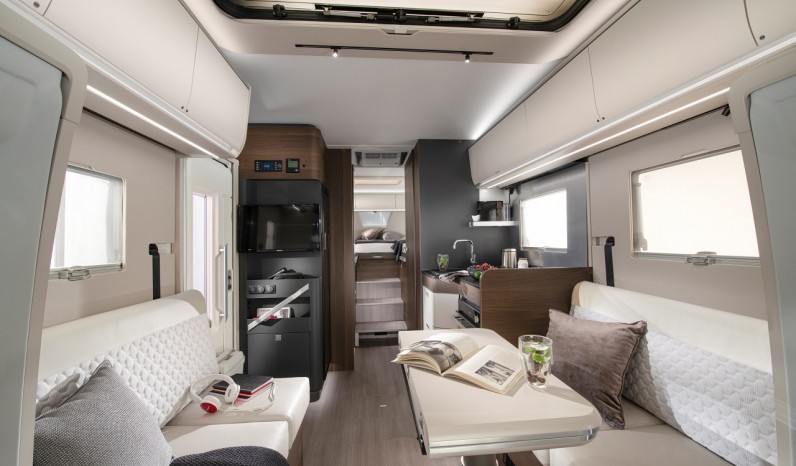 ADRIA CORAL SUPREM 670 DL full