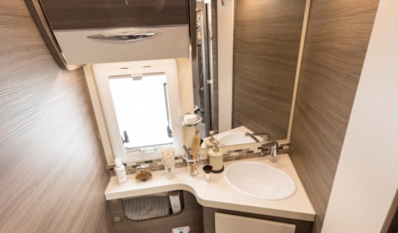 MC LOUIS NEVIS 322 S full