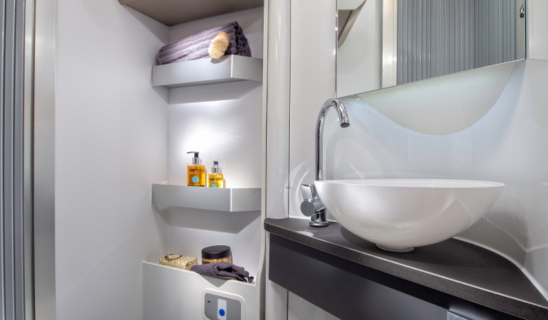 ADRIA COMPACT PLUS DL full