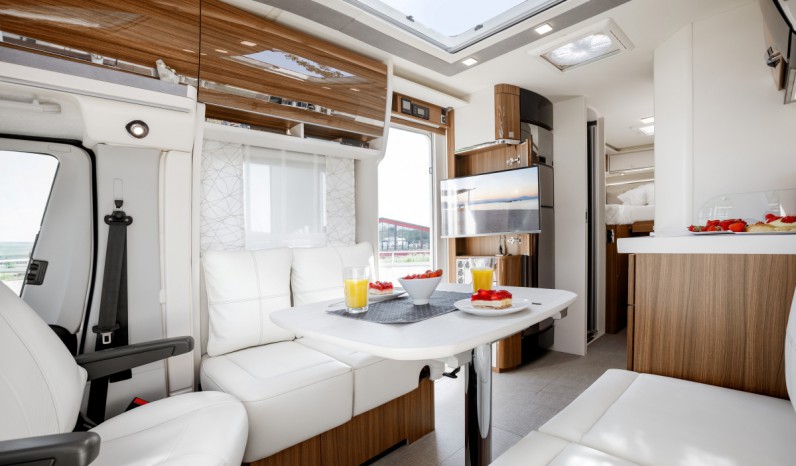 Eura Mobil AO 570HS full