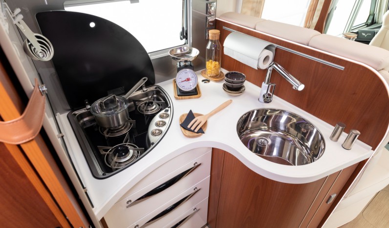 MOBILVETTA K YACHT TEKNO LINE 90 full