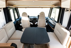 BAVARIA I740FC NOMADE full