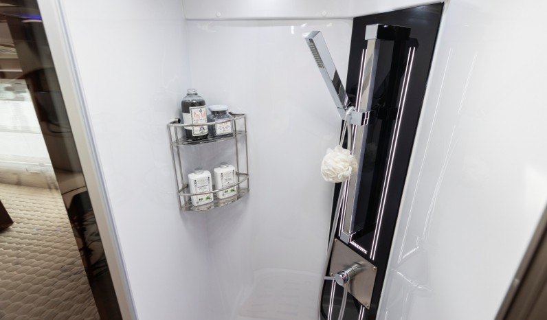 MOBILVETTA K YACHT TEKNO LINE 90 full