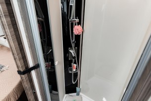 MC LOUIS NEVIS 879 full