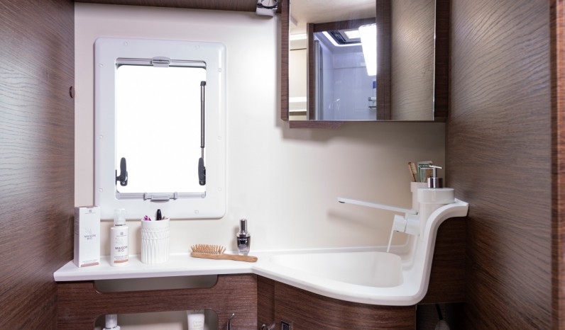 MOBILVETTA K YACHT TEKNO DESIGN 79 full