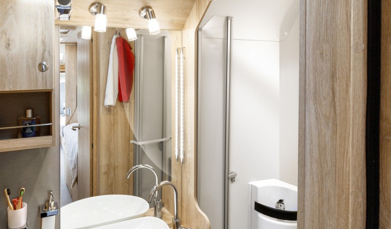 Eura Mobil Contura 766EF full