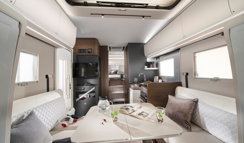 ADRIA CORAL SUPREM 670 DL full