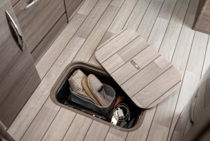 MC LOUIS NEVIS 881 full