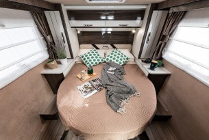 MC LOUIS NEVIS 879 full