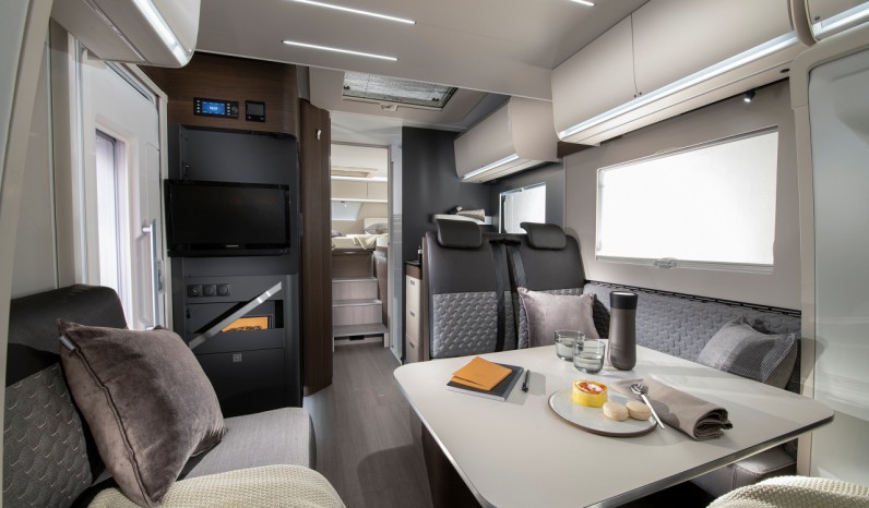 ADRIA MATRIX SUPREM 670 DC PAVILLON full