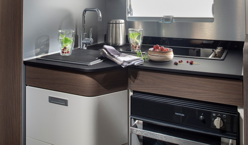 ADRIA CORAL SUPREM 670 DL full