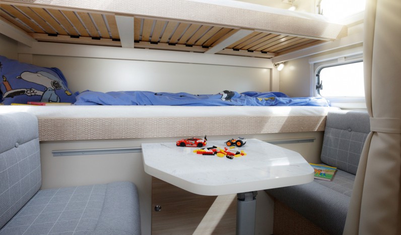 Eura Mobil AO 570HS full