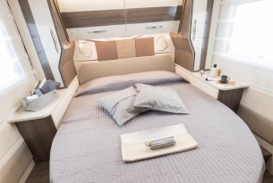 MC LOUIS NEVIS 881 full