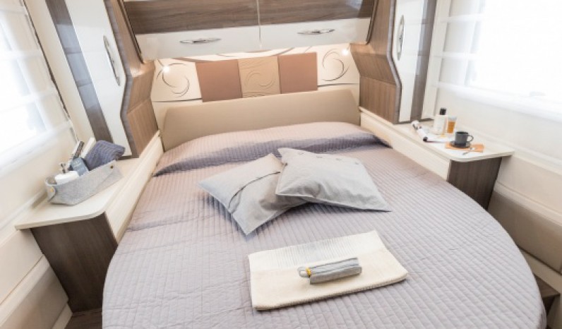 MC LOUIS NEVIS 322 S full