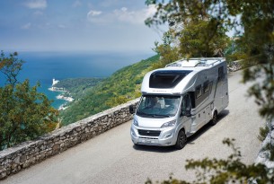 ADRIA CORAL SUPREM 670 DL full