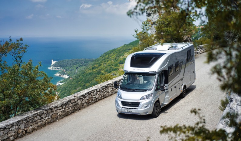 ADRIA CORAL SUPREM 670 DL full